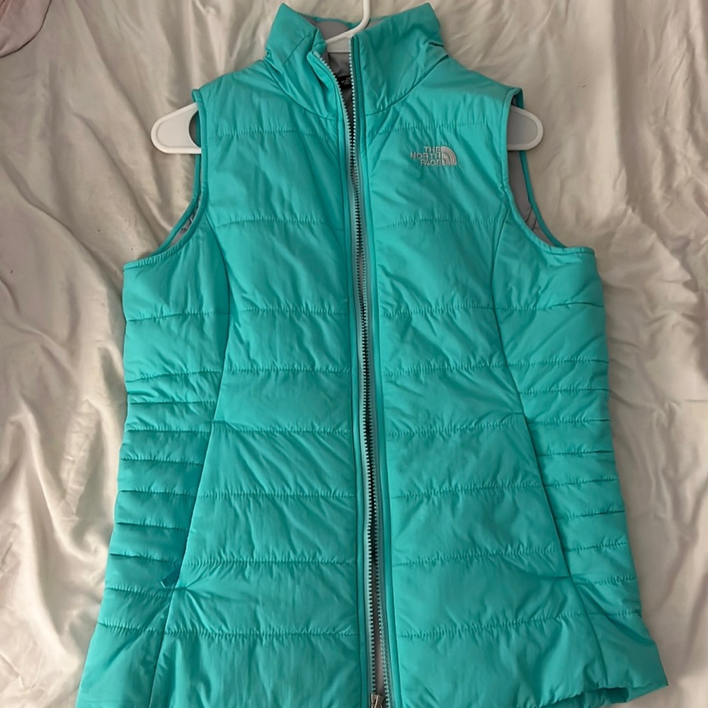 North face girls puffer vest 🦋